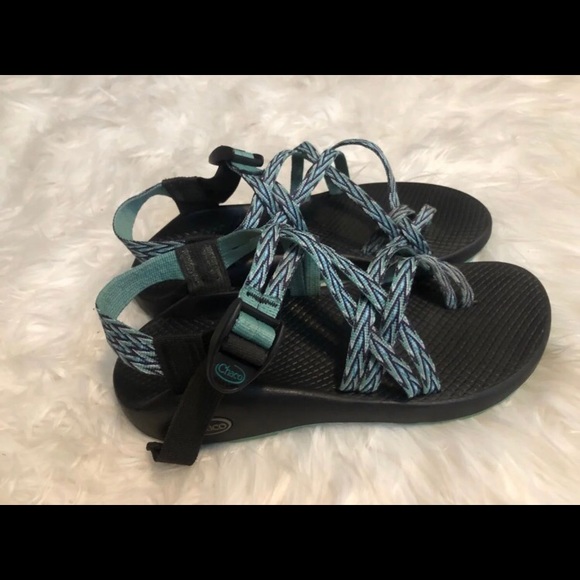 Women’s Chacos Size 8 With Double Toe Straps - Picture 2 of 3